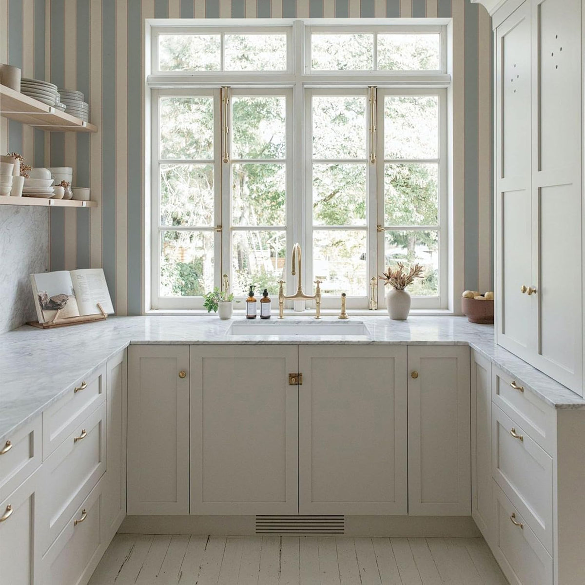 Blue and White Cream Striped Wallpaper Peel and Stick Self-Adhesive Removable Waterproof Wallpaper for Bedroom Kitchen Bathroom (Blue, 17.32"x 118.11")